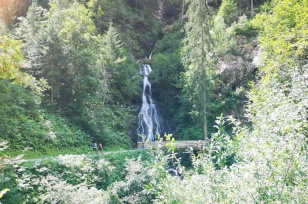 Wasser ist das beherrschende Element auf dem Weg zum Gasthaus Fellimännle